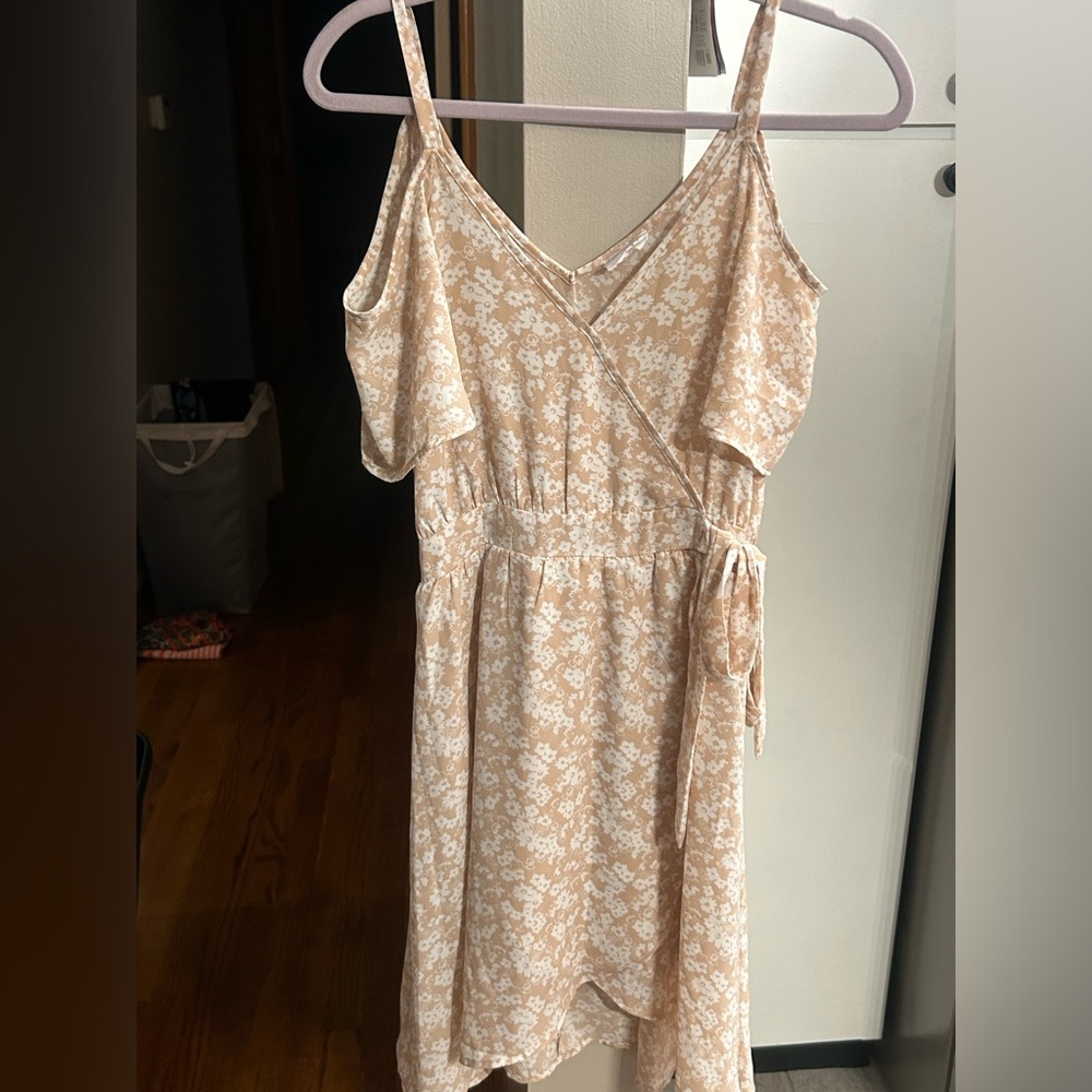 Pink floral dress. Shows shoulders. M. Smoke free home.